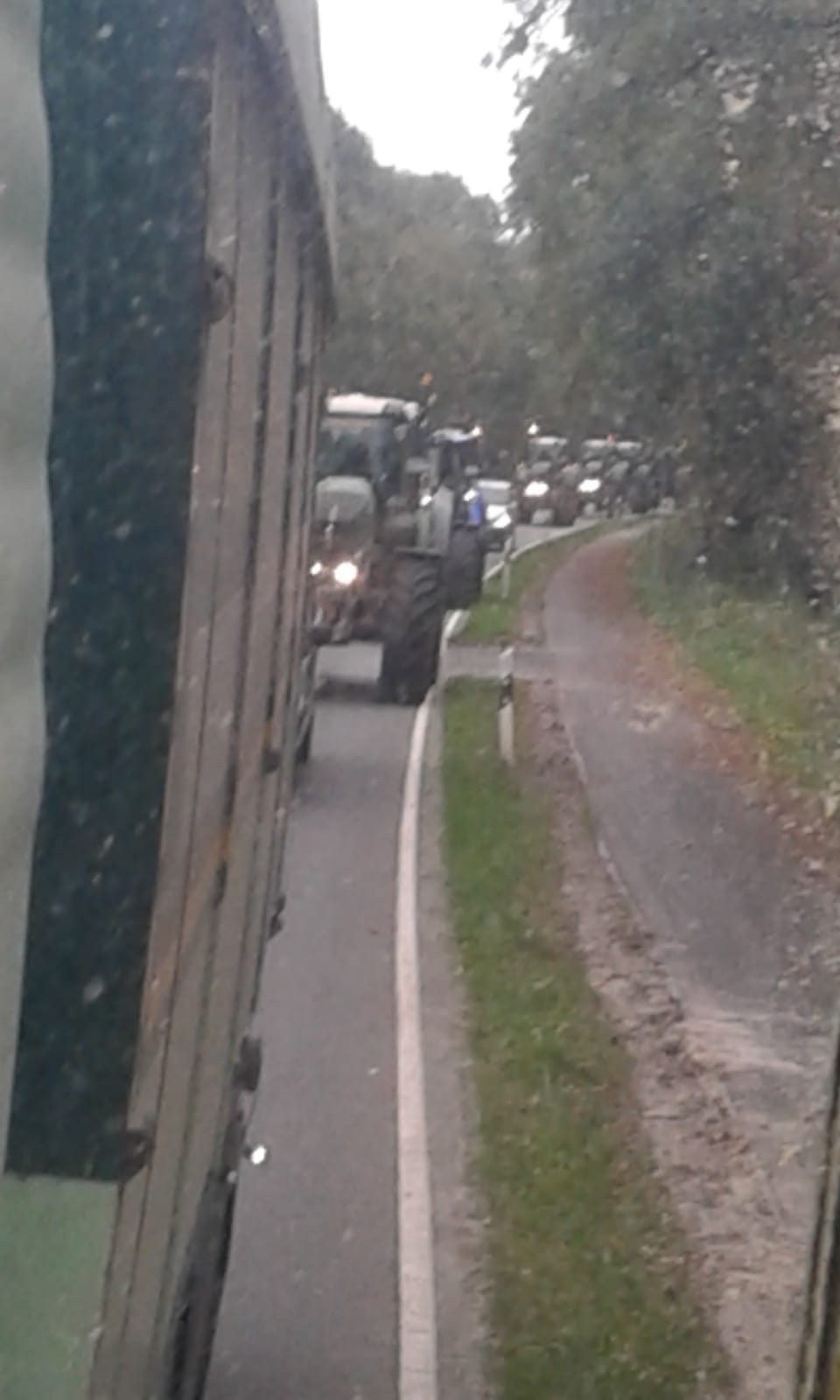 newsimages/50-Trecker demo2.jpg